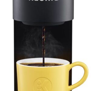 family breakfast coffee maker Keurig K-Mini single-serve with cord storage